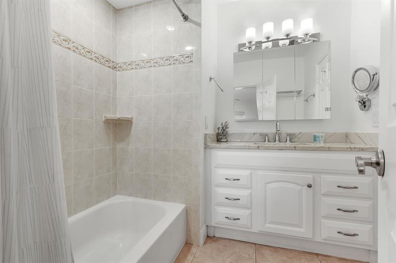 Image 13 of 14 For 2424 17th  106b