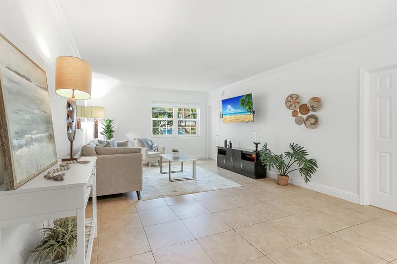 Image 4 of 14 For 2424 17th  106b