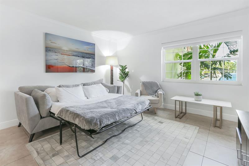 Image 7 of 14 For 2424 17th  106b