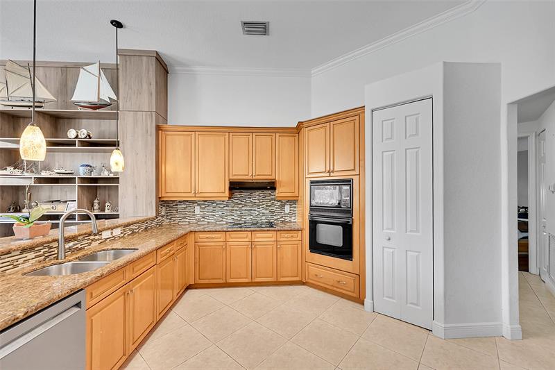 Image 13 of 68 For 9350 62nd Ct