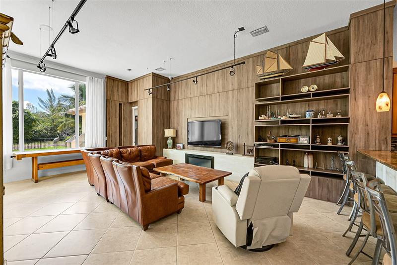 Image 18 of 68 For 9350 62nd Ct