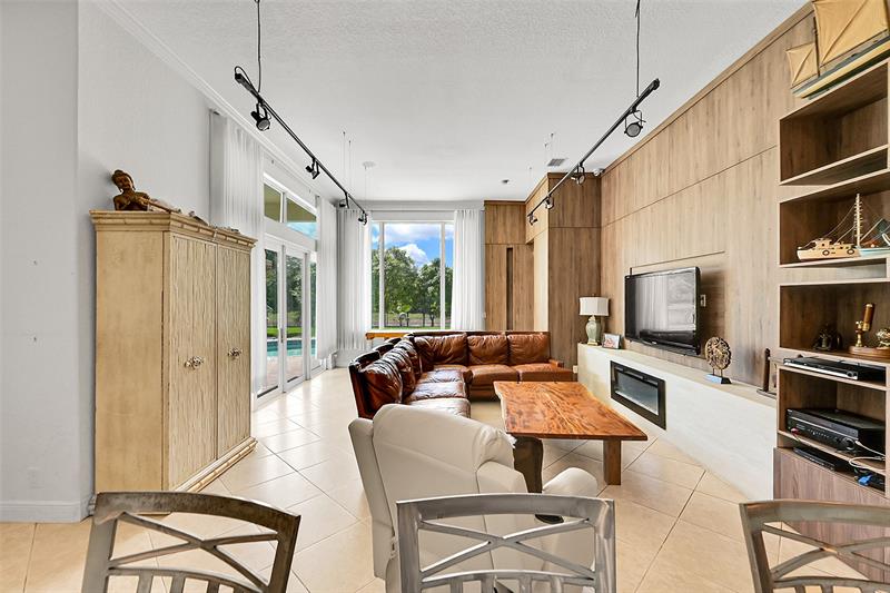Image 19 of 68 For 9350 62nd Ct