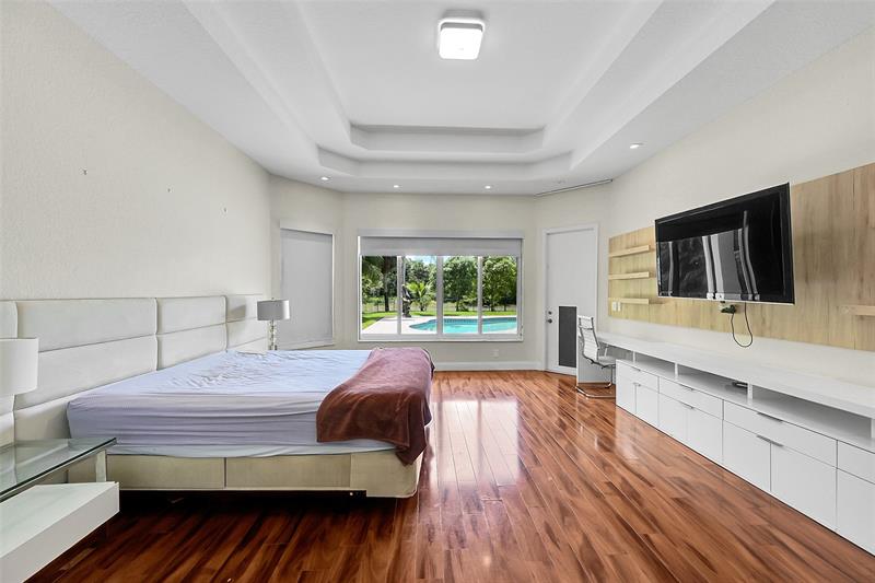 Image 25 of 68 For 9350 62nd Ct