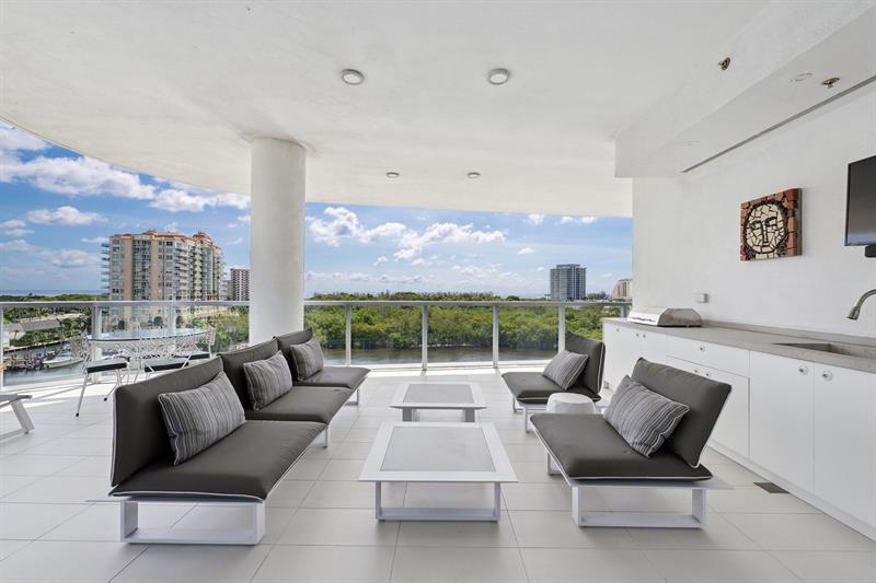 Image 11 of 47 For 920 Intracoastal Dr  801
