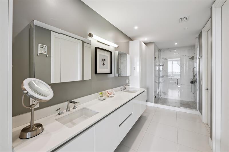 Image 34 of 47 For 920 Intracoastal Dr  801
