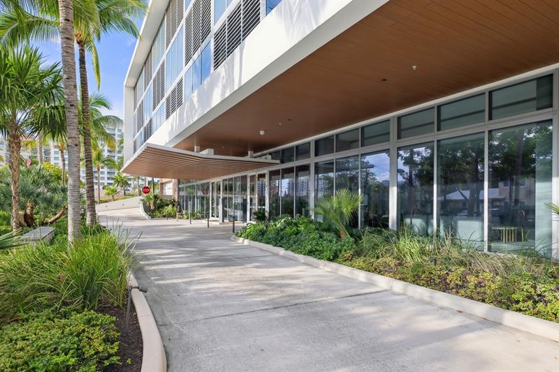 Image 44 of 47 For 920 Intracoastal Dr  801