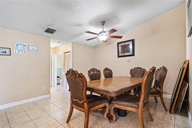 Image 13 of 36 For 7517 Country Club Blvd