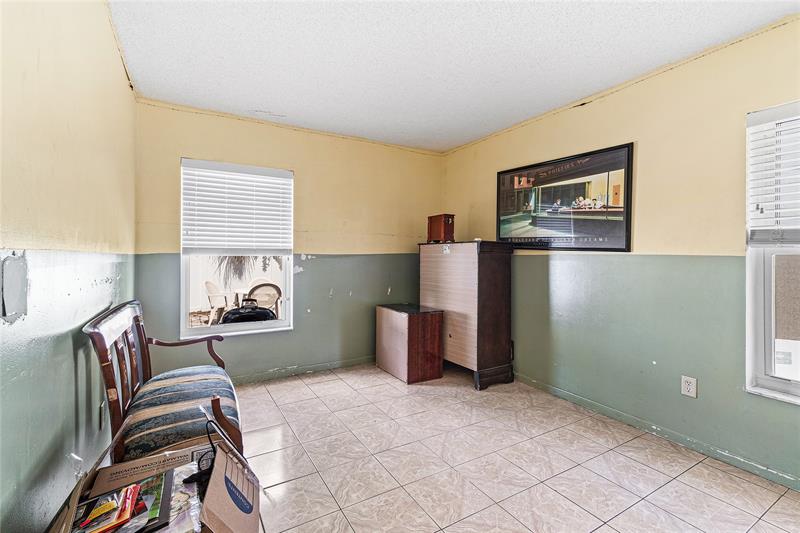 Image 14 of 36 For 7517 Country Club Blvd