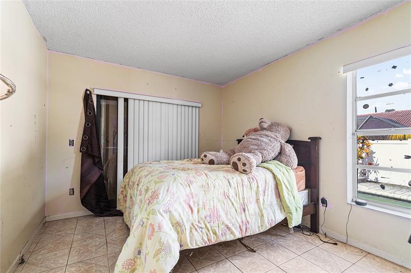 Image 15 of 36 For 7517 Country Club Blvd
