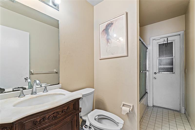 Image 16 of 36 For 7517 Country Club Blvd