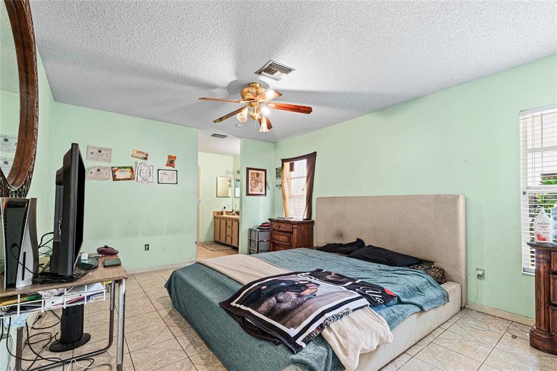 Image 17 of 36 For 7517 Country Club Blvd