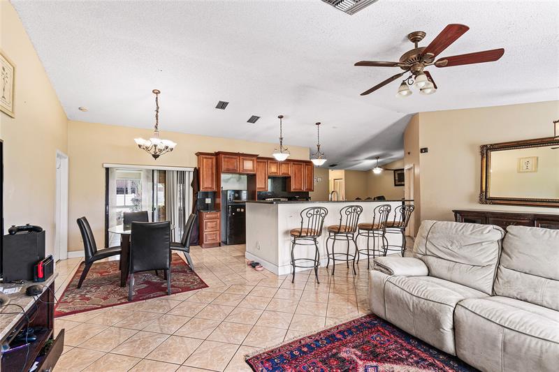 Image 5 of 36 For 7517 Country Club Blvd