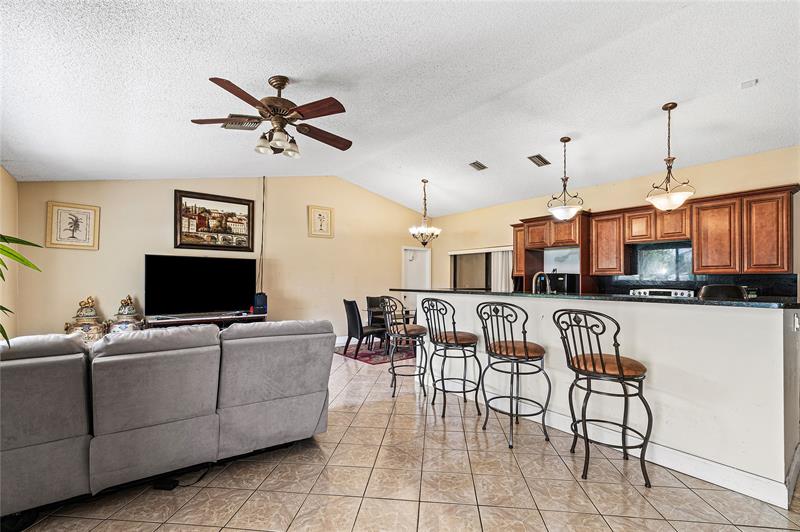 Image 6 of 36 For 7517 Country Club Blvd