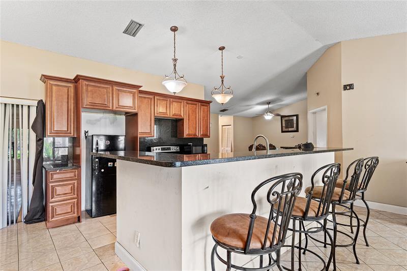 Image 8 of 36 For 7517 Country Club Blvd