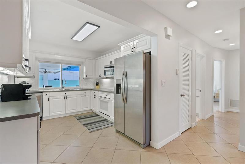 Image 17 of 48 For 3080 43rd St