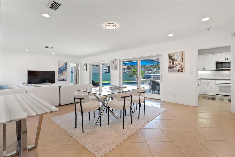 Image 23 of 48 For 3080 43rd St