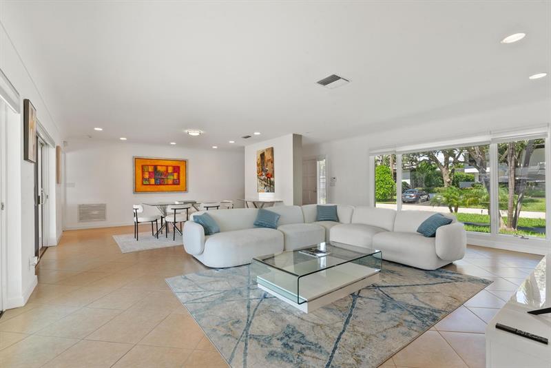 Image 3 of 48 For 3080 43rd St