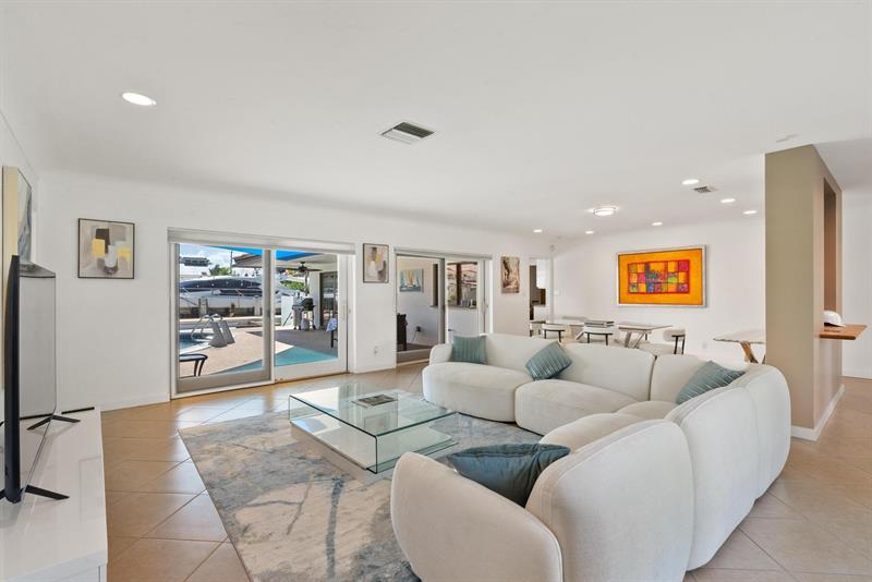 Image 4 of 48 For 3080 43rd St