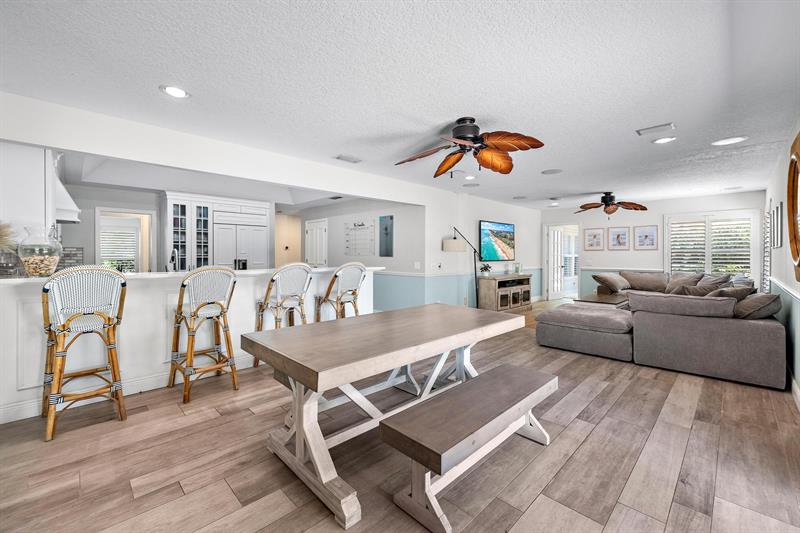 Image 14 of 48 For 13078 Coastal Cir