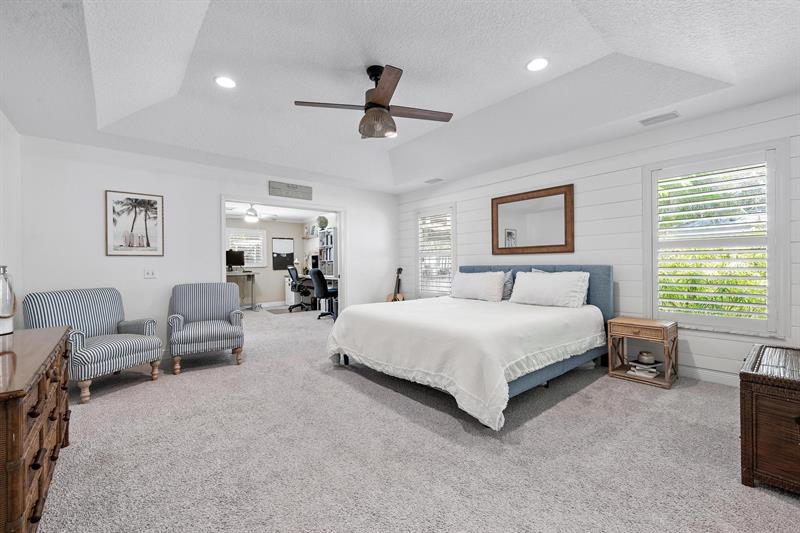 Image 16 of 48 For 13078 Coastal Cir