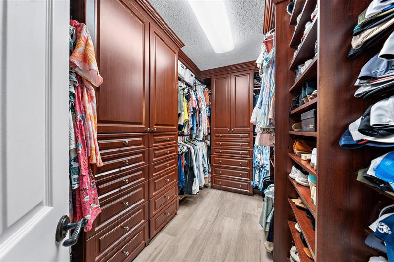 Image 21 of 48 For 13078 Coastal Cir