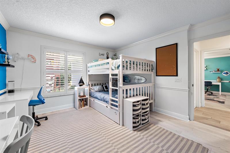 Image 23 of 48 For 13078 Coastal Cir
