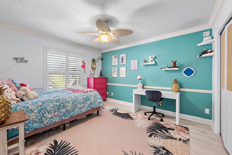 Image 25 of 48 For 13078 Coastal Cir