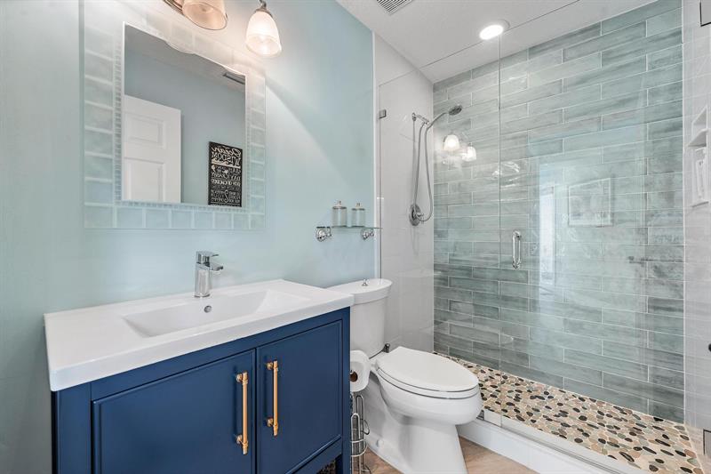 Image 29 of 48 For 13078 Coastal Cir