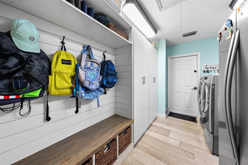 Image 32 of 48 For 13078 Coastal Cir