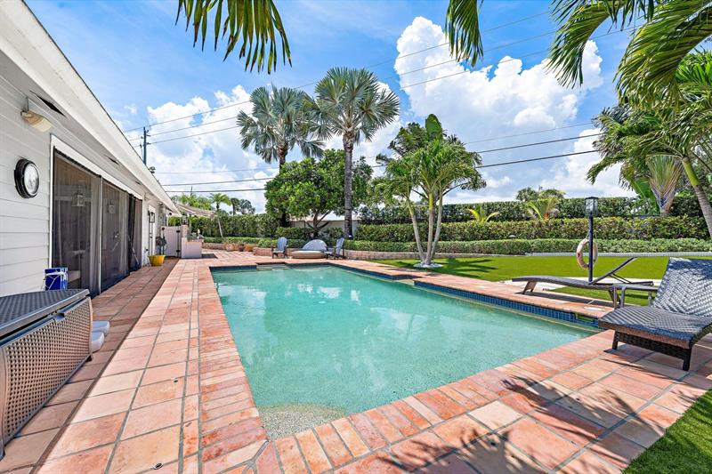 Image 36 of 48 For 13078 Coastal Cir
