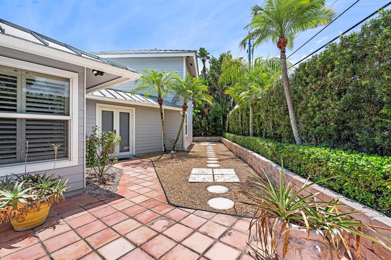 Image 43 of 48 For 13078 Coastal Cir