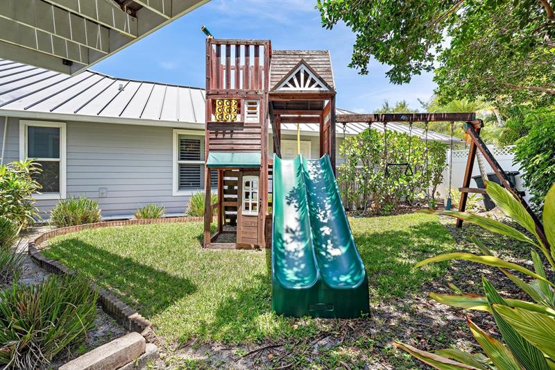 Image 44 of 48 For 13078 Coastal Cir