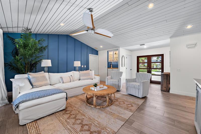 Image 5 of 48 For 13078 Coastal Cir