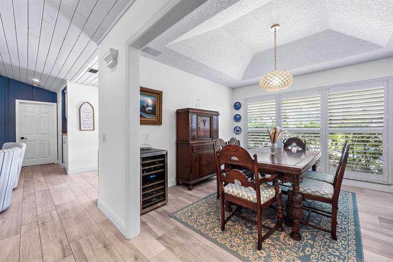 Image 8 of 48 For 13078 Coastal Cir