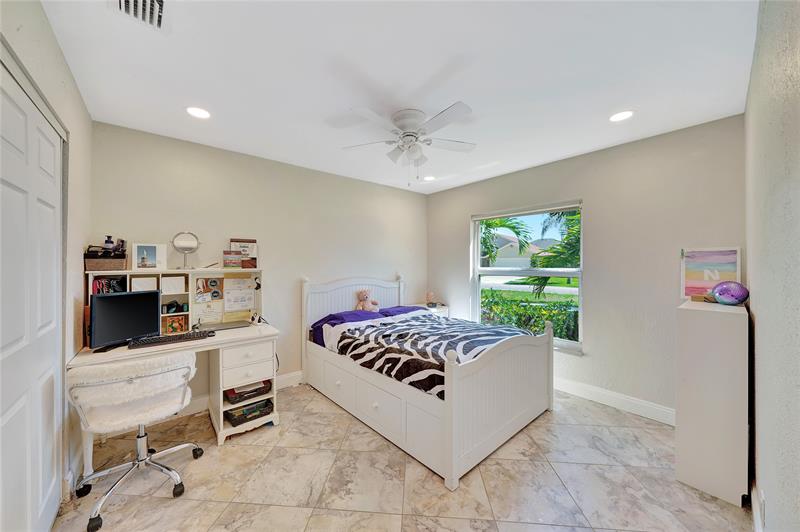 Image 22 of 41 For 22471 Grouper Court