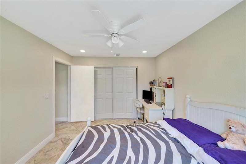 Image 23 of 41 For 22471 Grouper Court