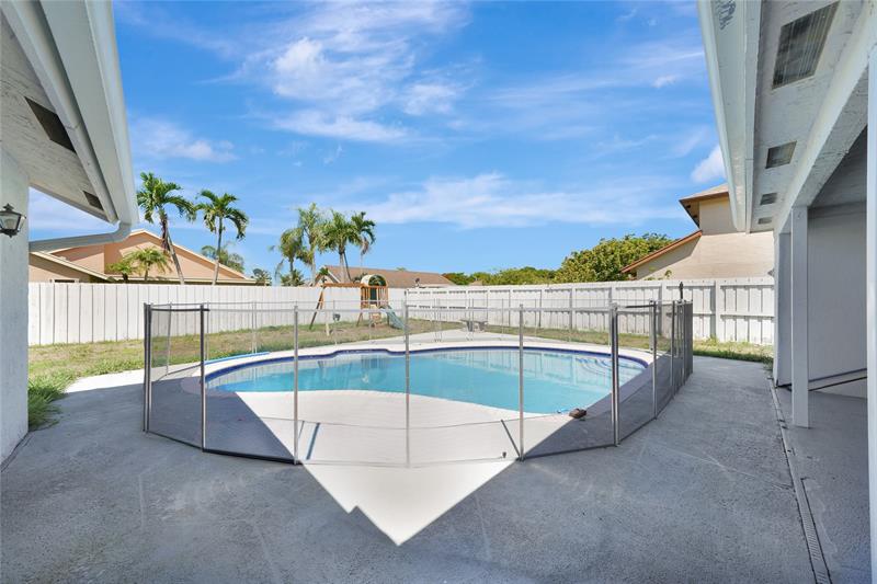 Image 29 of 41 For 22471 Grouper Court