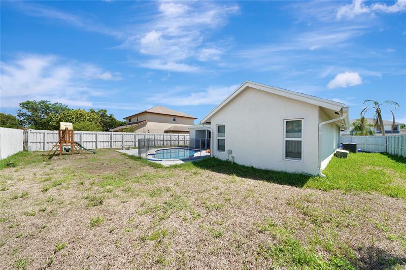 Image 30 of 41 For 22471 Grouper Court