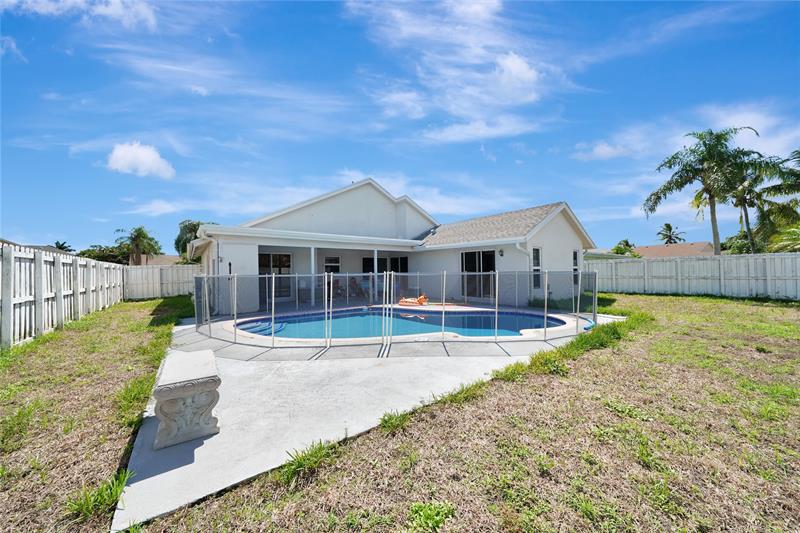 Image 31 of 41 For 22471 Grouper Court