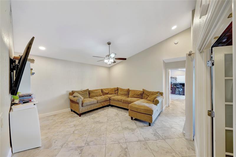 Image 6 of 41 For 22471 Grouper Court