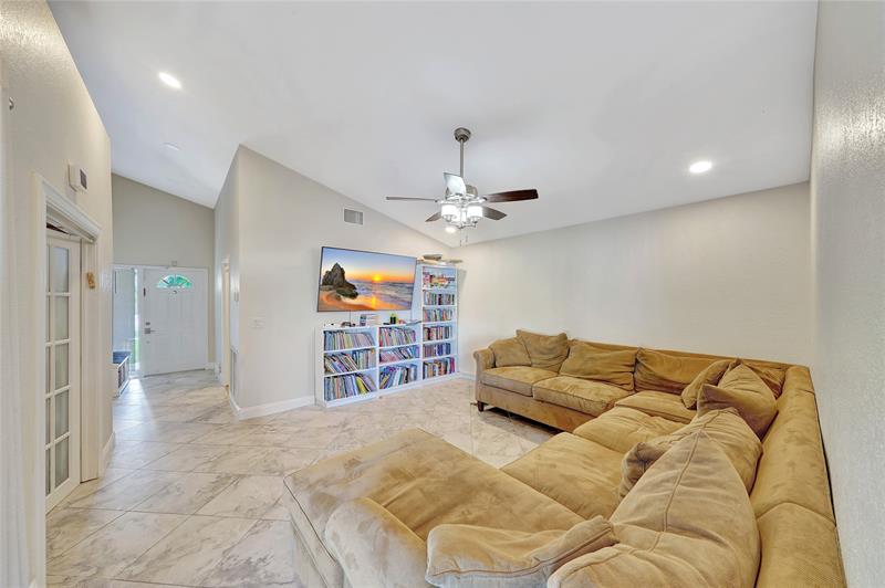 Image 7 of 41 For 22471 Grouper Court