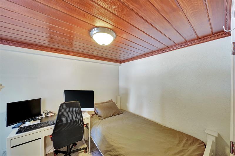 Image 8 of 41 For 22471 Grouper Court