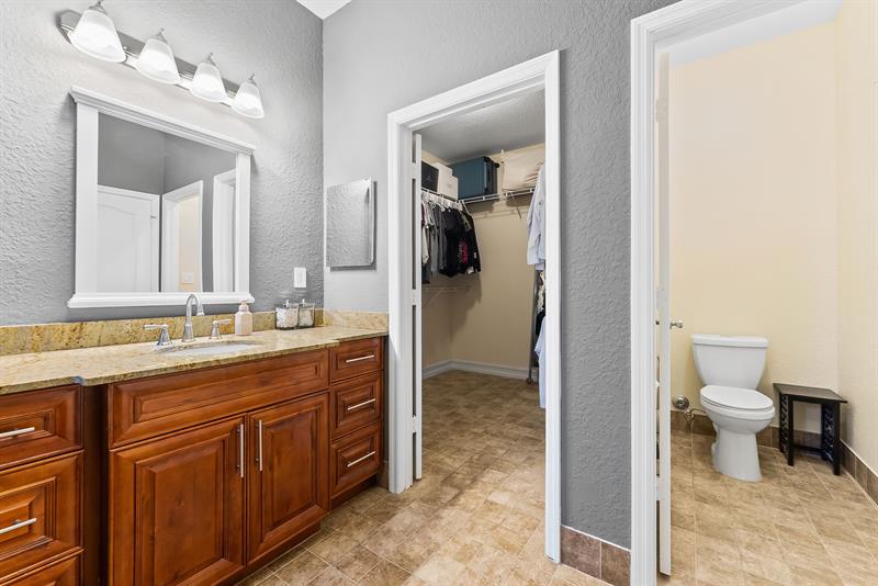 Image 19 of 40 For 717 22nd Dr  