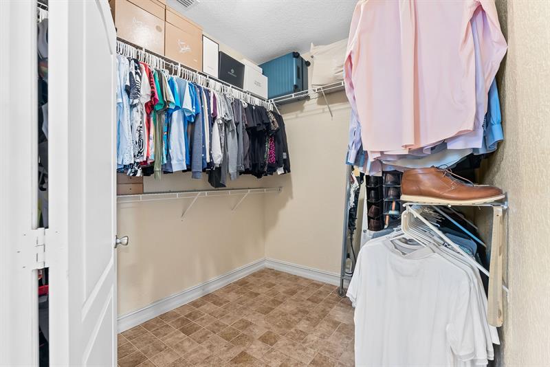 Image 20 of 40 For 717 22nd Dr  