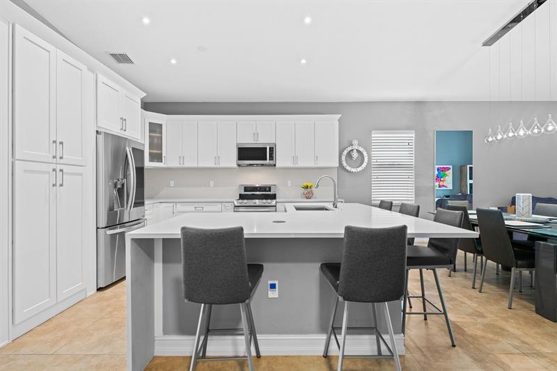 Image 4 of 40 For 717 22nd Dr  