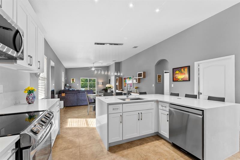 Image 7 of 40 For 717 22nd Dr  