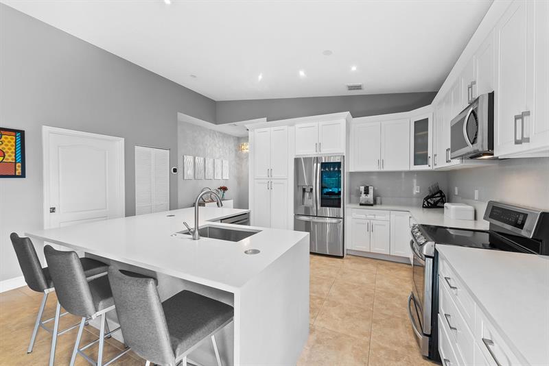 Image 8 of 40 For 717 22nd Dr  