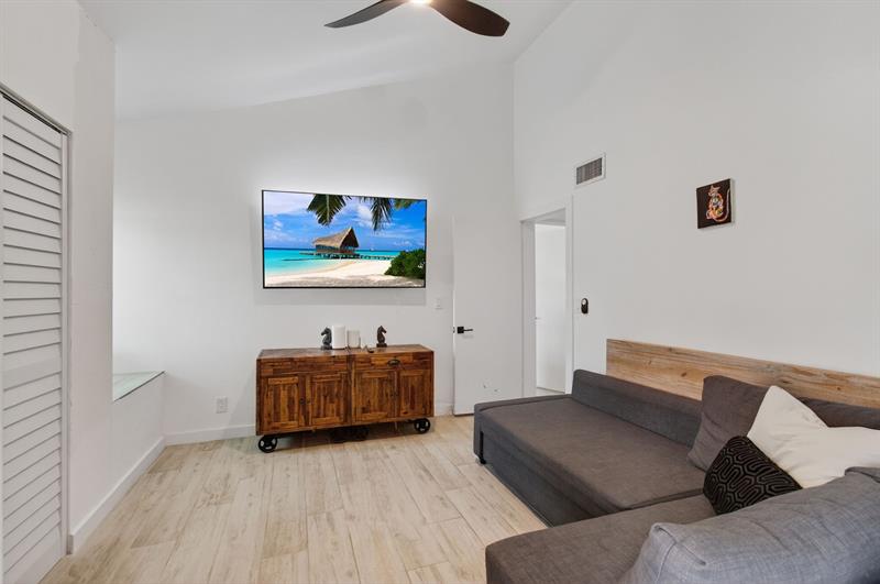 Image 30 of 52 For 1089 13th St  1