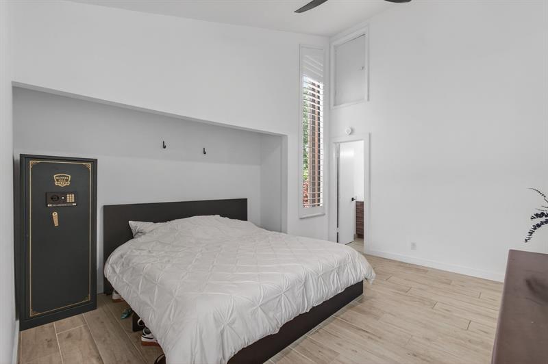 Image 37 of 52 For 1089 13th St  1