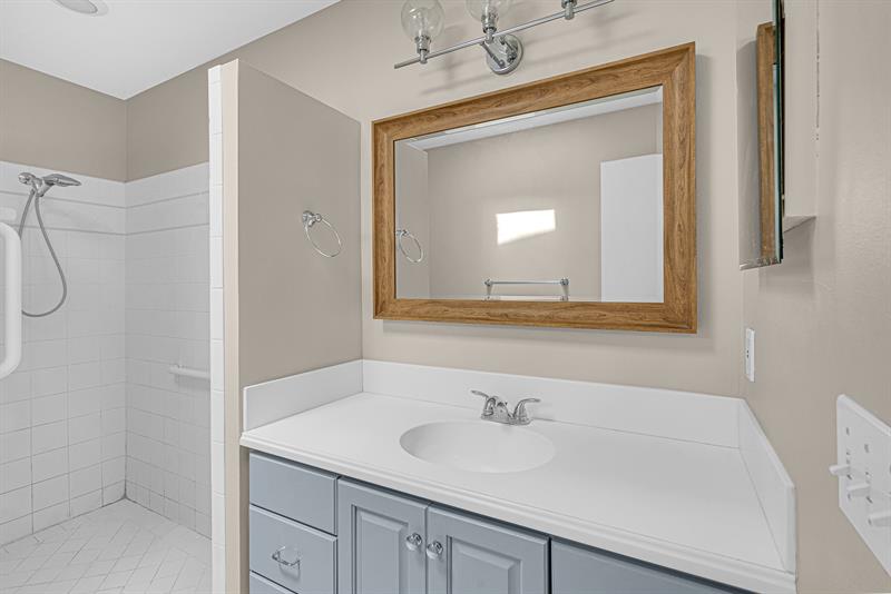 Image 12 of 33 For 5910 21st Ave